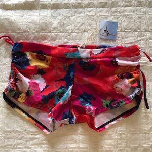 Onzie Red Multi-Color Floral Athletic Shorts